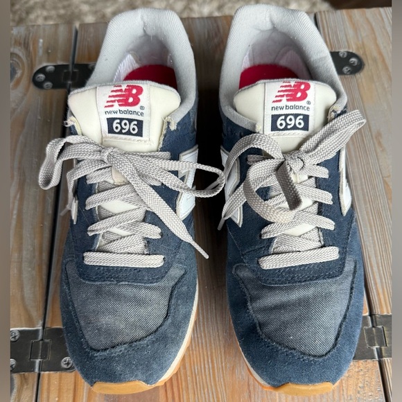 New Balance 696 Women’s 7.5 Blue, White and Red Low Top Lace Sneakers - Picture 2 of 9